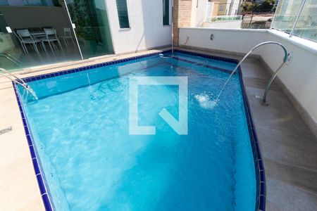 Casa à venda com 220m², 3 quartos e 3 vagasPiscina