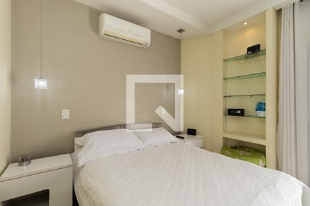 Casa à venda com 220m², 3 quartos e 3 vagasQuarto Suíte