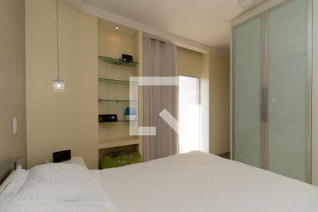 Casa à venda com 220m², 3 quartos e 3 vagasQuarto Suíte