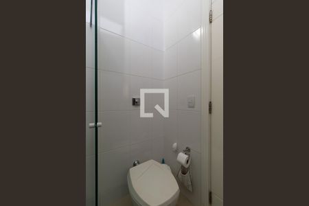 Casa à venda com 220m², 3 quartos e 3 vagasBanheiro da Suíte