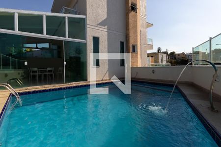 Casa à venda com 220m², 3 quartos e 3 vagasPiscina
