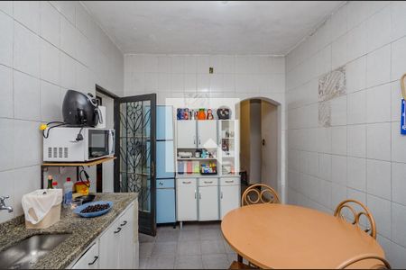 Casa à venda com 360m², 3 quartos e 2 vagas Casa à venda com 360m², 3 quartos e 2 vagasCozinha