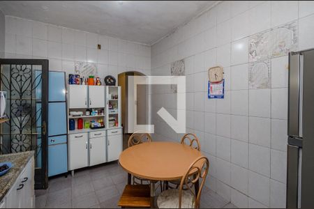 Casa à venda com 360m², 3 quartos e 2 vagas Casa à venda com 360m², 3 quartos e 2 vagasCozinha