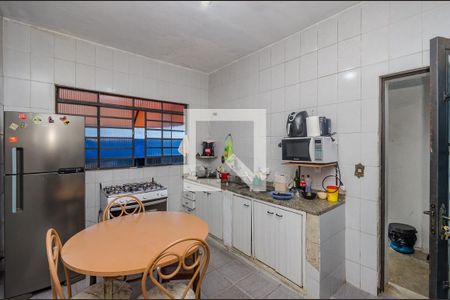 Casa à venda com 360m², 3 quartos e 2 vagas Casa à venda com 360m², 3 quartos e 2 vagasCozinha