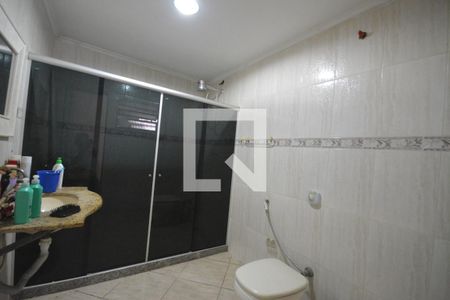 Casa à venda com 301m², 3 quartos e 5 vagasBanheiro da suite 2