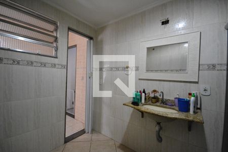 Casa à venda com 301m², 3 quartos e 5 vagasBanheiro da suite 2