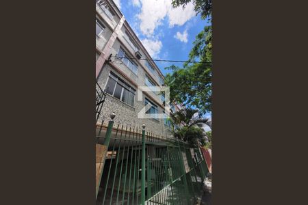 Apartamento à venda com 72m², 2 quartos e 1 vaga Apartamento à venda com 72m², 2 quartos e 1 vagaFachada