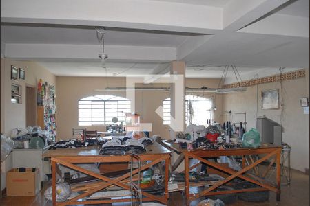 Casa à venda com 420m², 3 quartos e 6 vagas Casa à venda com 420m², 3 quartos e 6 vagasSalão de festa