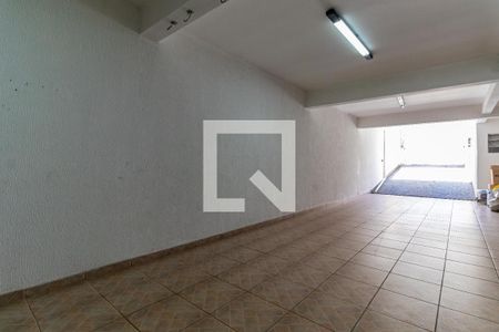 Casa à venda com 235m², 3 quartos e 6 vagas Casa à venda com 235m², 3 quartos e 6 vagasGaragem