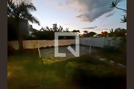 Casa de condomínio à venda com 1050m², 5 quartos e 6 vagas