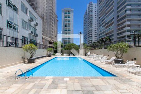 Apartamento para alugar com 300m², 4 quartos e 2 vagasÁrea Comum - Piscina