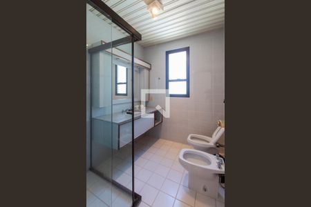 Apartamento para alugar com 300m², 4 quartos e 2 vagasSuíte 3 - Banheiro