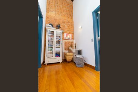 Casa à venda com 165m², 3 quartos e 1 vagaEscada