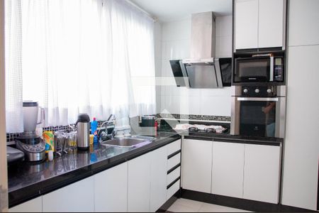 Apartamento à venda com 280m², 4 quartos e 2 vagasCozinha