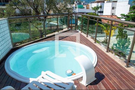 Apartamento à venda com 280m², 4 quartos e 2 vagasPiscina