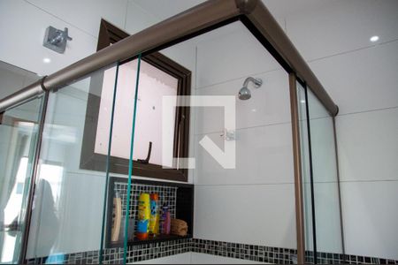 Apartamento à venda com 280m², 4 quartos e 2 vagasBanheiro da Suíte 1 - Chuveiro