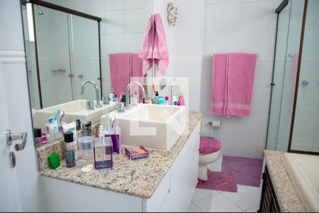 Apartamento à venda com 280m², 4 quartos e 2 vagasBanheiro da Suíte 3