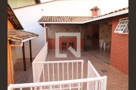 Casa à venda com 293m², 4 quartos e 4 vagas