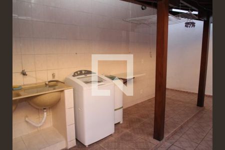 Casa à venda com 293m², 4 quartos e 4 vagas