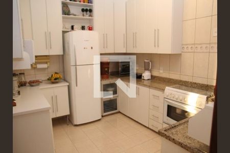 Casa à venda com 293m², 4 quartos e 4 vagas