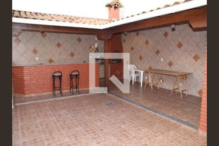 Casa à venda com 293m², 4 quartos e 4 vagas