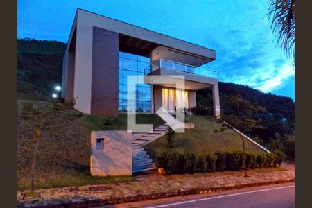 Casa de condomínio à venda com 723m², 5 quartos e 4 vagas