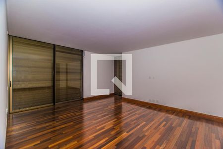 Apartamento à venda com 576m², 4 quartos e 6 vagas