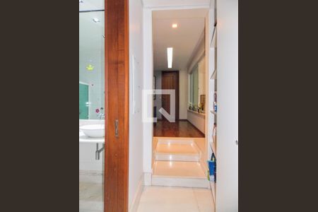 Casa de condomínio à venda com 760m², 5 quartos e 6 vagas