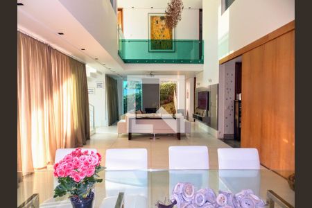 Casa de condomínio à venda com 760m², 5 quartos e 6 vagas