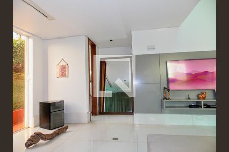 Casa de condomínio à venda com 760m², 5 quartos e 6 vagas