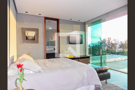 Casa de condomínio à venda com 760m², 5 quartos e 6 vagas