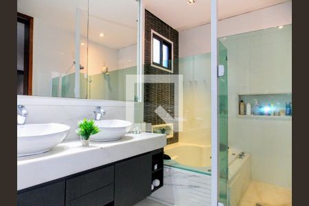 Casa de condomínio à venda com 760m², 5 quartos e 6 vagas