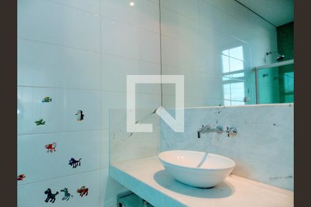 Casa de condomínio à venda com 760m², 5 quartos e 6 vagas