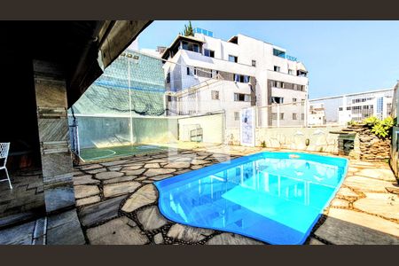 Casa à venda com 434m², 4 quartos e 6 vagas