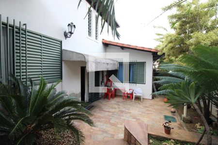 Casa à venda com 336m², 4 quartos e 4 vagas