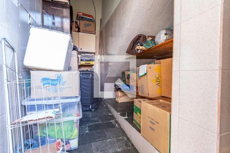 Casa à venda com 242m², 3 quartos e 5 vagas