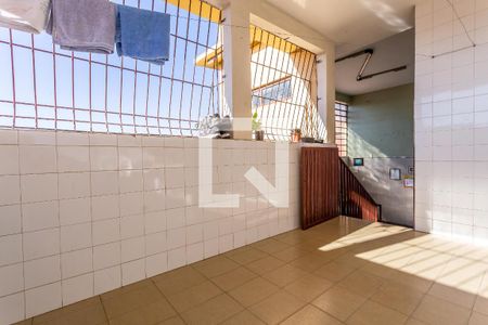 Casa à venda com 242m², 3 quartos e 5 vagas
