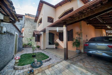 Casa à venda com 267m², 3 quartos e 3 vagas