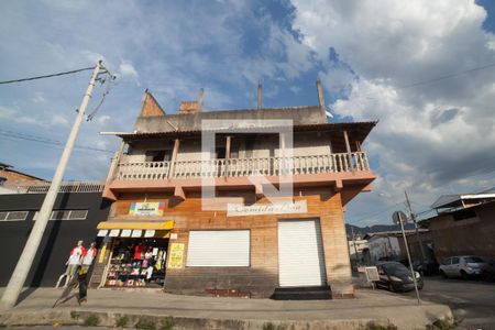 Casa à venda com 140m², 5 quartos e 1 vaga