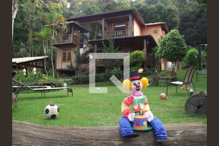 Casa de condomínio para alugar com 350m², 4 quartos e sem vaga