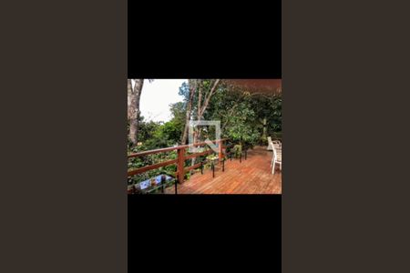 Casa de condomínio à venda com 398m², 4 quartos e 8 vagas
