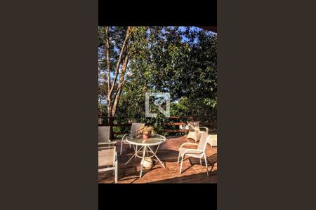 Casa de condomínio à venda com 398m², 4 quartos e 8 vagas