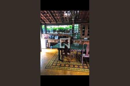 Casa de condomínio à venda com 398m², 4 quartos e 8 vagas