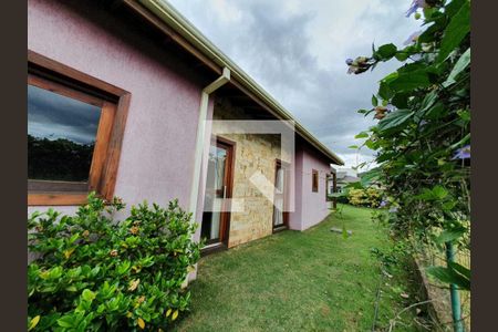 Casa de condomínio à venda com 266m², 3 quartos e 4 vagas