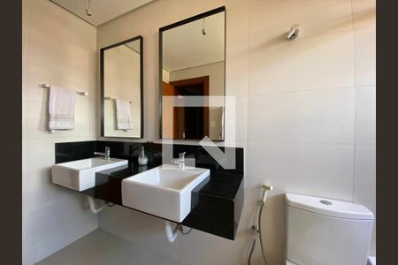 Casa de condomínio à venda com 266m², 3 quartos e 4 vagas