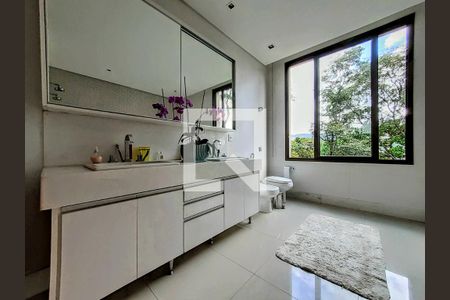 Casa de condomínio à venda com 900m², 5 quartos e 6 vagas