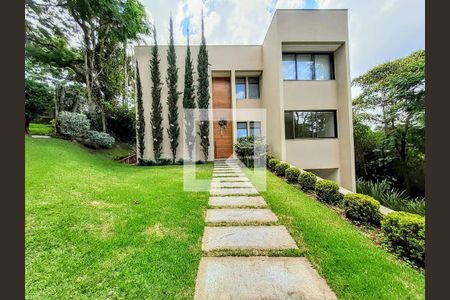 Casa de condomínio à venda com 900m², 5 quartos e 6 vagas