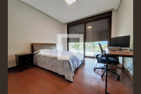 Casa de condomínio à venda com 900m², 5 quartos e 6 vagas