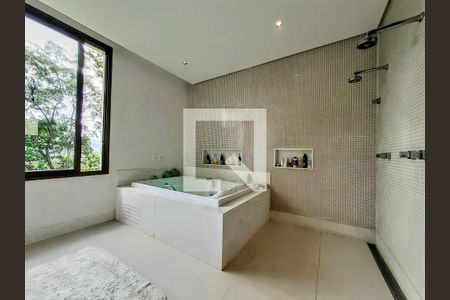 Casa de condomínio à venda com 900m², 5 quartos e 6 vagas