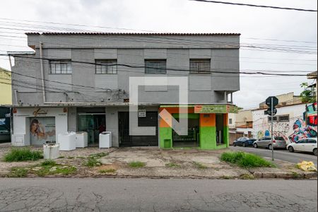 Casa à venda com 600m², 4 quartos e sem vagaLojas 